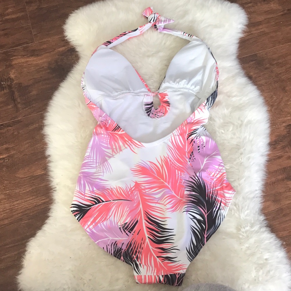 NWT floral 1 piece bathing suit! - Picture 4 of 7